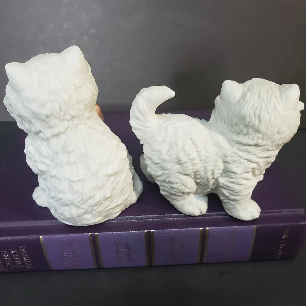Vintage 80s Homco Set of 2 White Porcelain Kitten Cat Figurines Pink Blue Bow